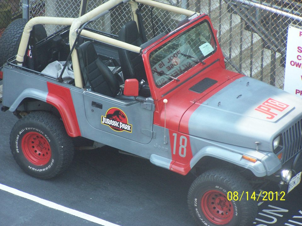 JurassicJeep.jpg