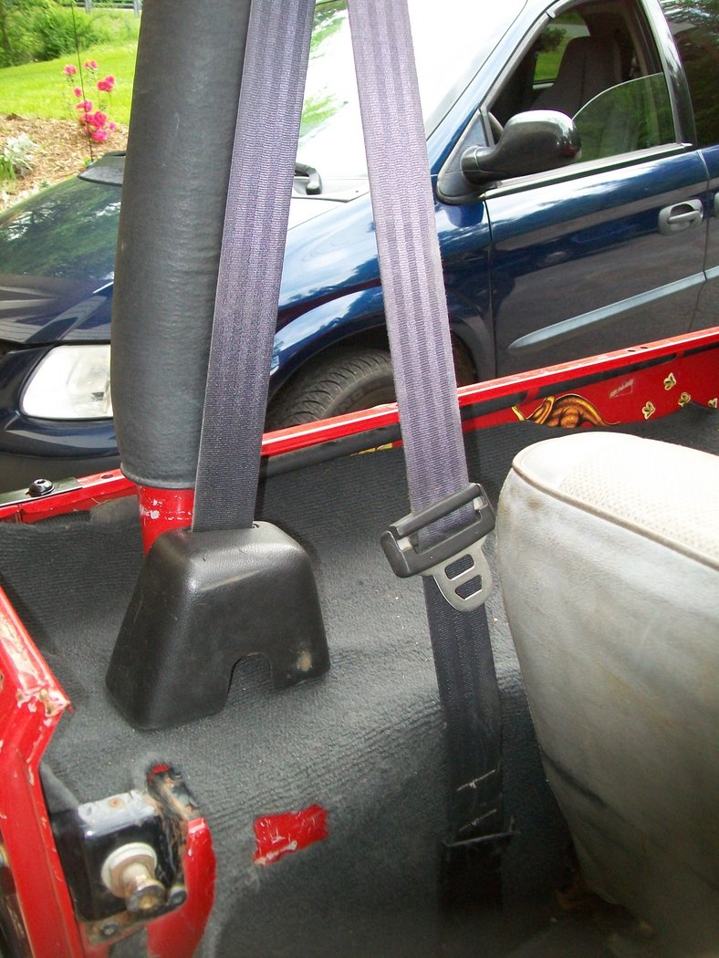 Replaced Rear Seatbelts 4-21-2010.JPG