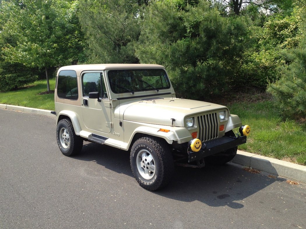 Base Jeep! 1992 YJ Sahara edition.