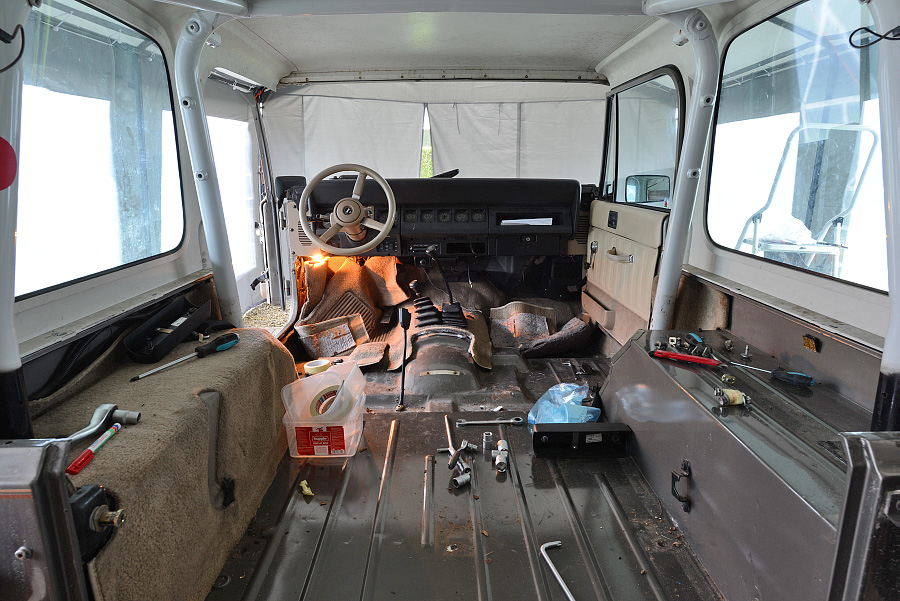 jeepdismantled.jpg