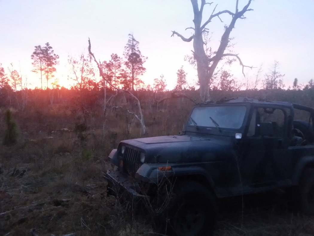 jeepcamping.jpg