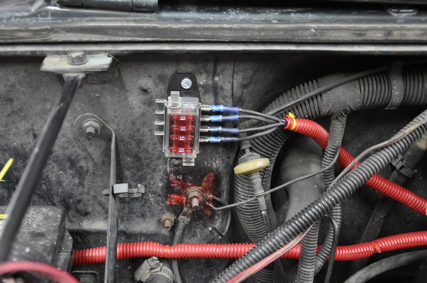 Fuse block.jpg