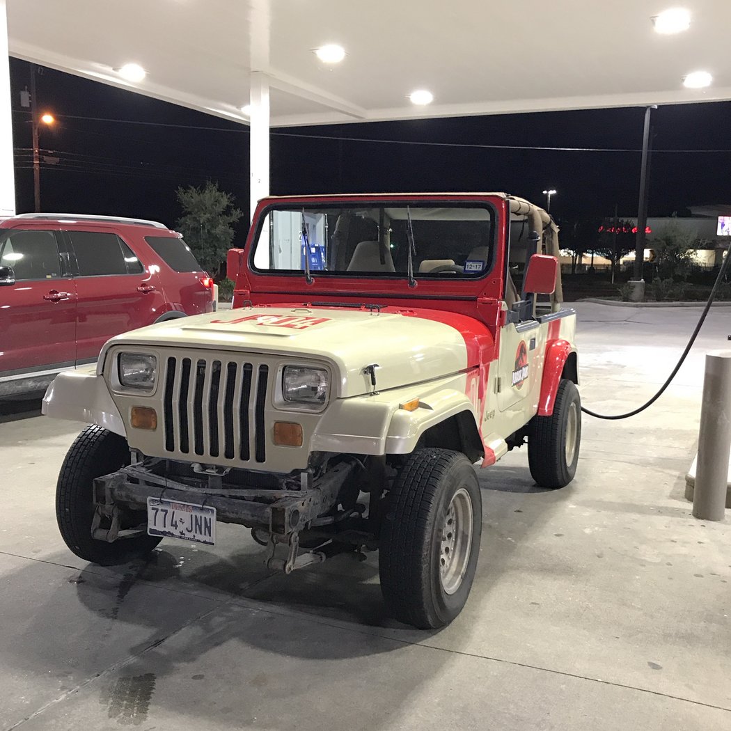Jeep 04 getting gassed up!